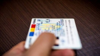 Schimbări în actele de stare civilă din România. Părinții nu le mai pot pune copiilor mai mult de trei prenume