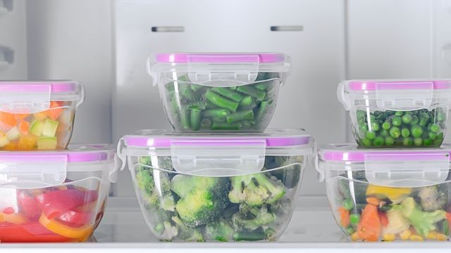Prima țară din lume care interzice pungile de plastic pentru produsele proaspete