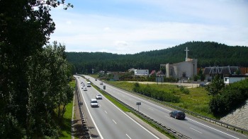 Limita de viteză pe drumurile expres crește de la 100 la 120 kmh. Noaptea minții România nu are încă o astfel de șosea funcțională