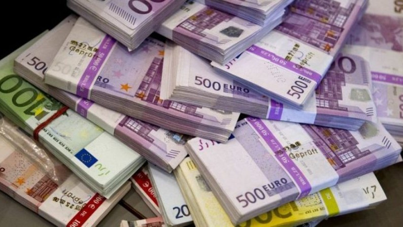 Euro este la cel mai mic nivel din ultimii 20 de ani. Ce se va întâmpla pe viitor cu moneda europeană potrivit analiștilor