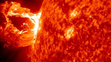 O furtună solară lovește astăzi Pământul cu o viteză de 18 milioane kmoră. Probleme la sistemele de alimentare și aurora boreală vizibilă de la New York