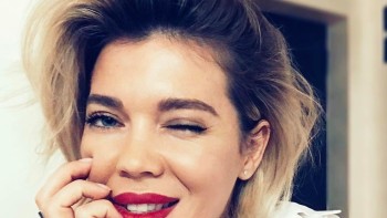 Cum îi stă bine unei dive iată ce activitate are Gina Pistol înainte să plece la filmări