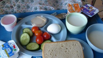 Norma de hrană pentru pacienţii internaţi în spitalele din România va creşte la 20 de lei pe zi de la 11 lei pe zi