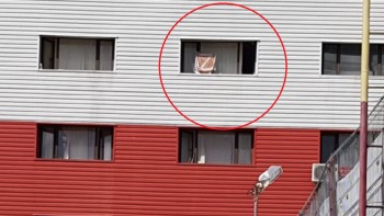 Litera Z simbolul războiului lui Putin afișată la fereastra unui cămin studențesc din Iași. Ce-au găsit polițiștii care au investigat