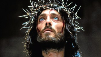 Cum arată acum actorul din Iisus din Nazareth. Despre Robert Powell s-a spus că a înnebunit sau că a murit după film