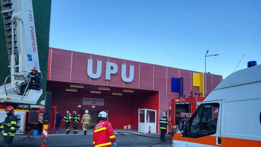 Un nou incendiu în spitalele din România. Secția de Primiri Urgențe a Spitalului Rovinari este în flăcări. 50 de persoane evacuate
