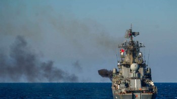 Nava amiral a flotei ruse din Marea Neagră S-A SCUFUNDAT. Crucişătorul Moskva era simbolul puterii navale a Rusiei