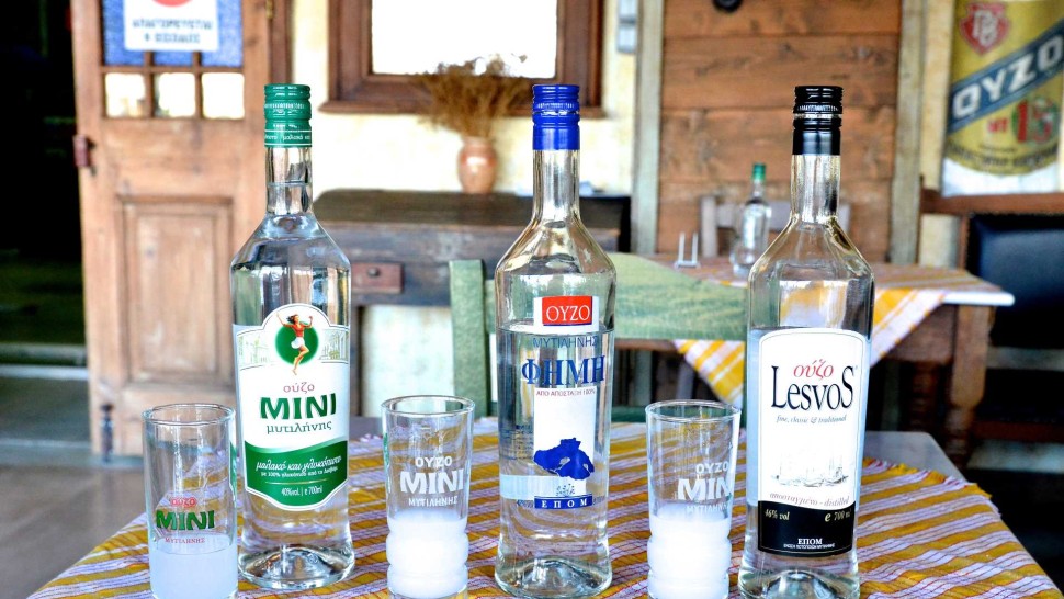 Ouzo băutura cu miros de anason. Cum se bea aceasta