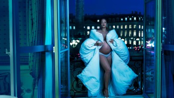 Rihanna însărcinată ședintă foto superbă pentru noul număr al Revistei Vogue | FOTO  VIDEO