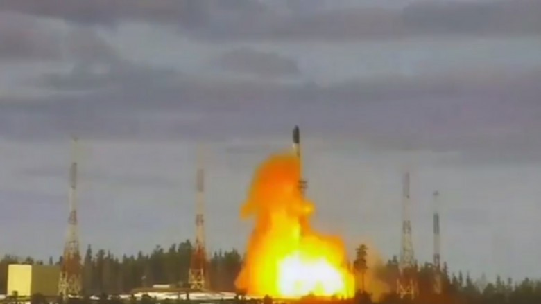 Rusia a efectuat un test reușit cu noua sa rachetă balistică. Vladimir Putin prezentat-o ca o armă unică