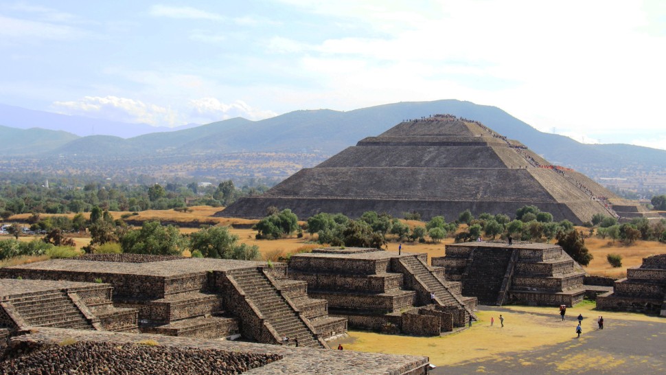 Curiozități despre civilizația aztecă. Oamenii construiau temple și piramide pentru zeii lor