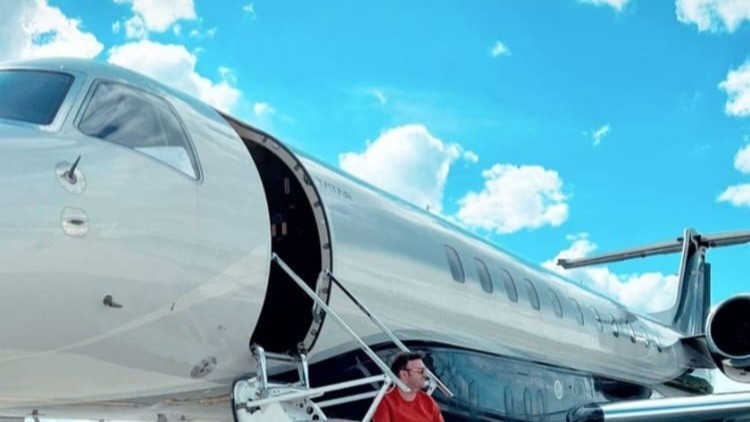 Milionarul crypto Stelian Baltă zboară singur cu un avion pentru care plătește minim 10.000 de euro pentru o oră de zbor | EXCLUSIV VIDEO  FOTO