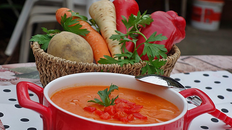 Rețetă supă cremă de legume coapte. Perfectă și pentru persoanele care țin dietă