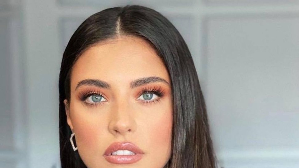 6 ipostaze extrem de senzuale postate de Antonia pe TIK TOK