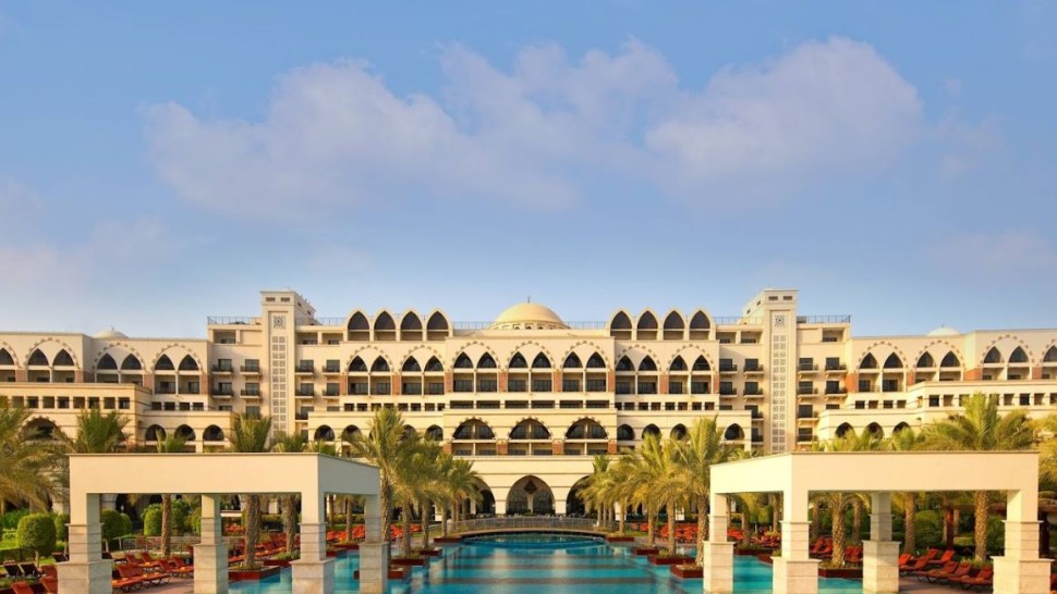 În plin război familia lui Ramzan Kadîrov face shopping și se plimbă cu mașini de lux la Dubai