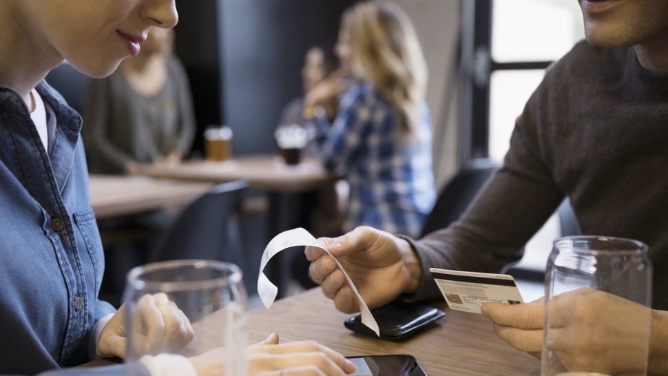 Guvernul va obține anul acesta 95 de milioane de lei prin impozitarea veniturilor încasate din bacșiș