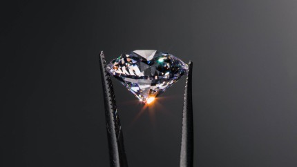 Curiozități despre diamante. Se găsesc în toate culorile unui curcubeu