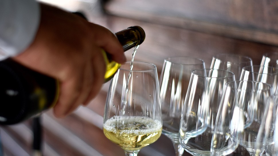 Curiozități despre șampanie. Există milioane de bule doar intr-o singură sticlă