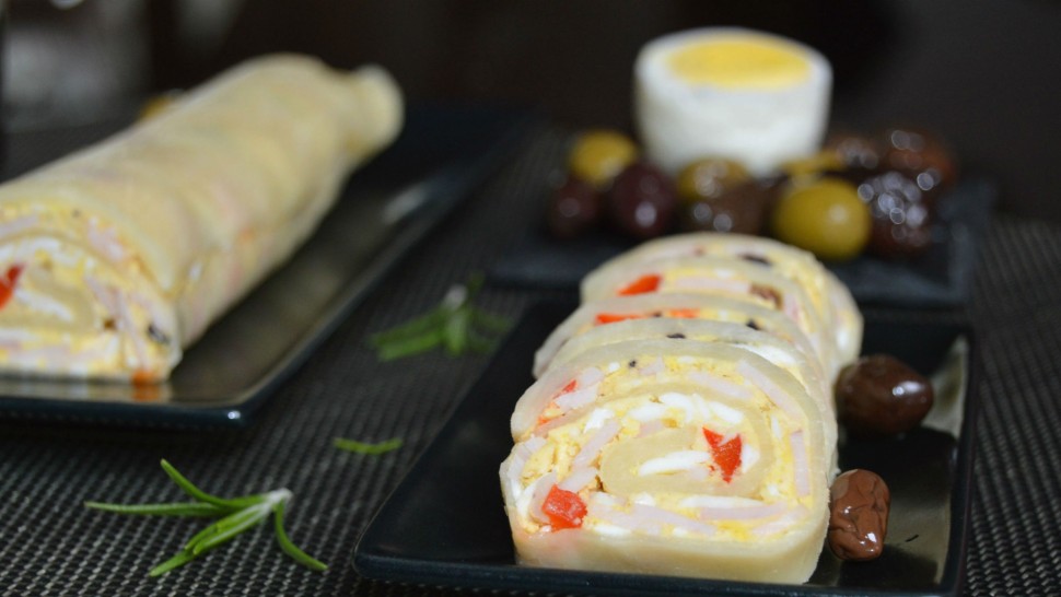 Nu știi ce să pregătești la aperitiv Rețetă ruladă de cașcaval