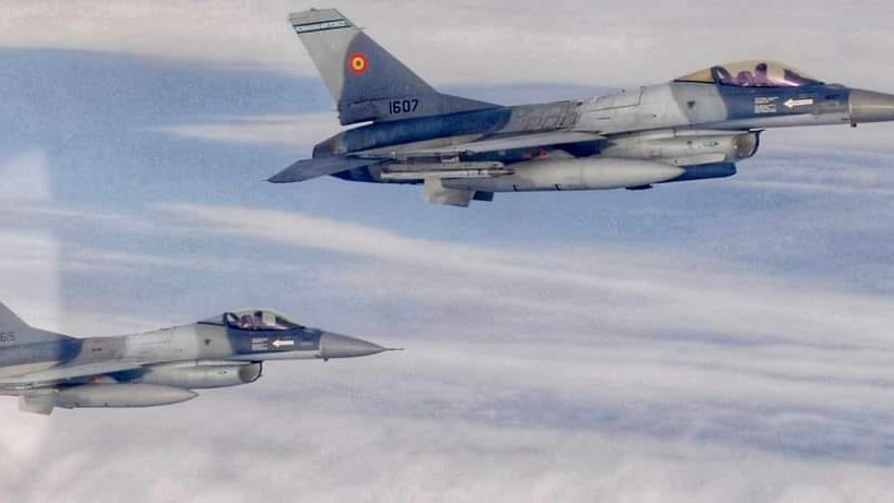 Un avion necunoscut de mici dimensiuni cu două persoane la bord a survolat spațiu Ungariei României Serbiei și Bulgariei pe ascuns