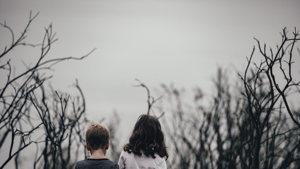 Depresia e din ce în ce mai frecventă la copii și adolescenți. Semnele de care părinții ar trebui să țină cont