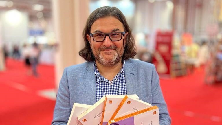 Modă publicitate și consum cartea coordonată de lectorul Dan Podaru a fost lansată la Bookfest