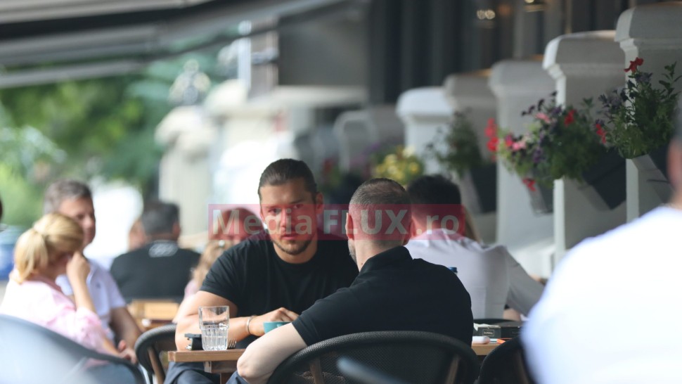 Frumos și relaxat. Atât de bine este să fii iubitul artistei Alina Eremia | PAPARAZZI EXCLUSIV