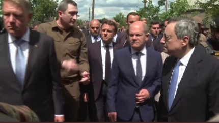 Klaus Iohannis vizită fulger la Kiev în compania lui Macron Scholz și Draghi. Liderii politici au vizitat locul masacrului săvârșit de ruși