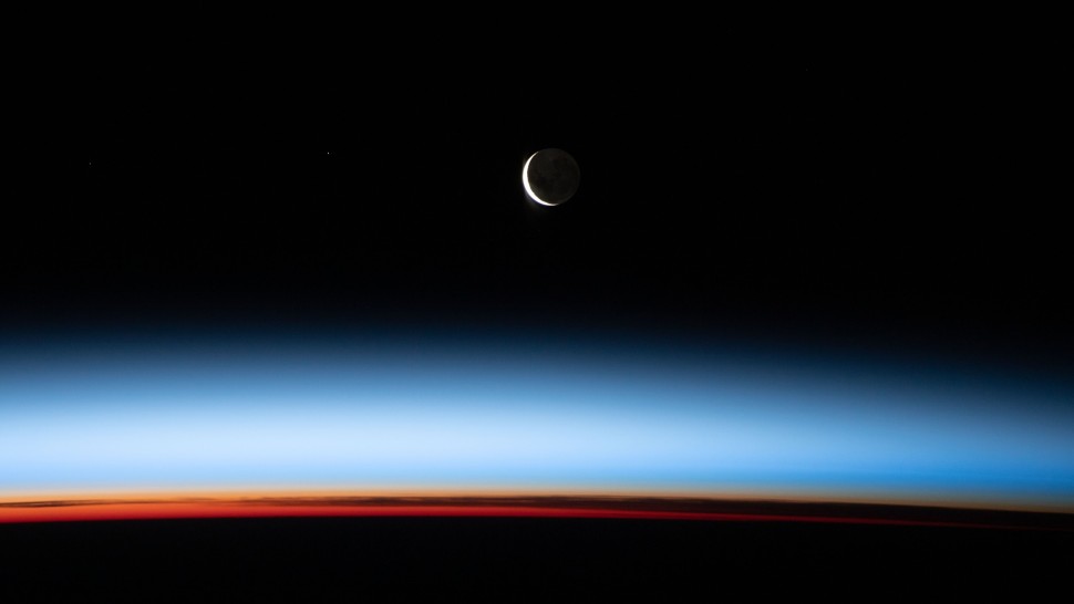 Numele tău poate ajunge pe Lună Înscrie-te gratuit. NASA lansează o navă spaţială ce va orbita satelitul Pământului