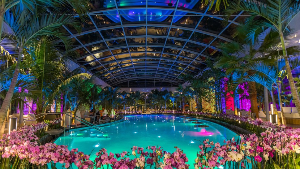 Breaking News. Incendiu lângă Therme București. 12 autospeciale acționează pentru stingerea flăcărilor