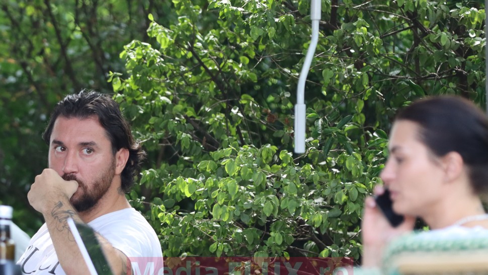 Ispita Daniel Mihai de la Insula Iubirii a încercat să combine vizual o brunetă dar aceasta nici nu l-a observat | IMAGINI PAPARAZZI