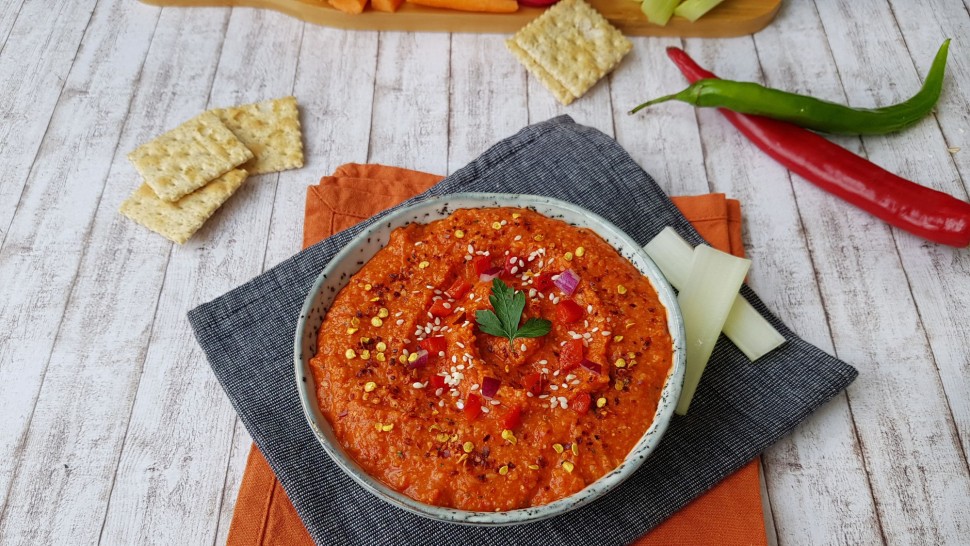 Rețetă hummus cu ardei copți. Potrivit pentru orice moment al zilei