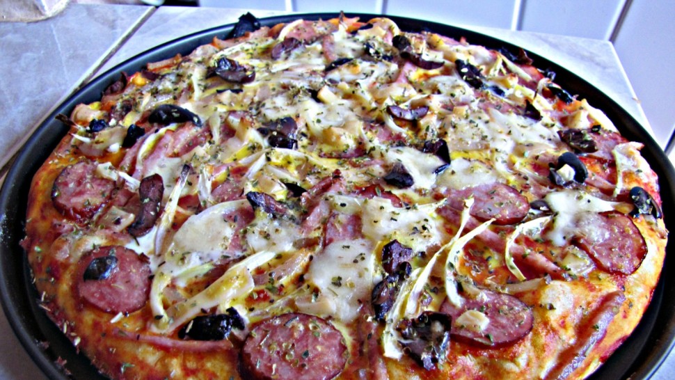 Rețetă pizza de casă. Bucuria tuturor copiilor