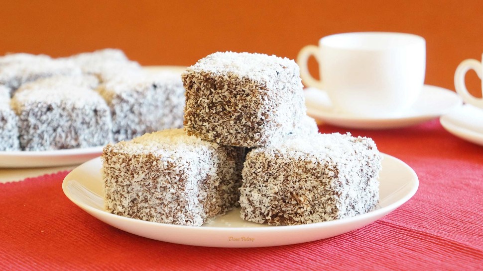Rețetă prăjitură tăvălită cu cocos. Va încânta papilele gustative