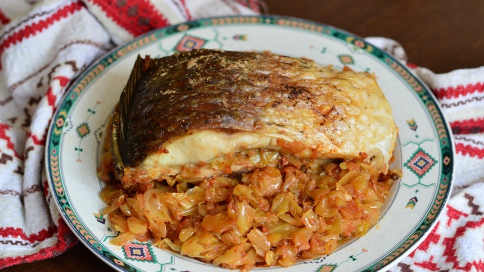 Rețetă varză cu pește la cuptor. Poate fi degustată cu mămăligă