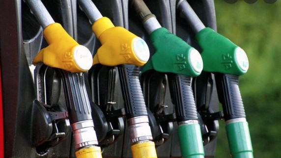 Ieftiniri masive ale carburanţilor. Motorina are acum un preț mai mic decât benzina