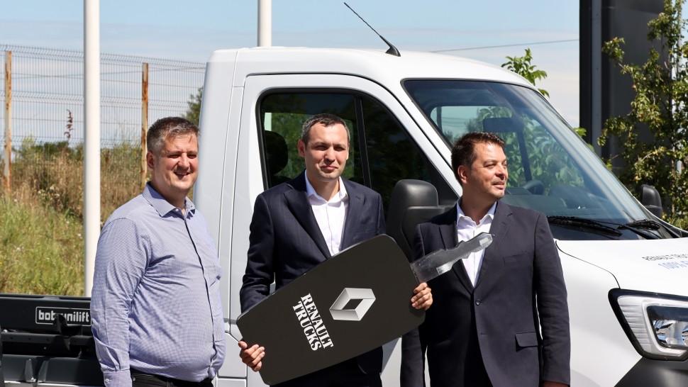 Green Ambalaje prima companie din România cu mașini electrice pentru colectarea deșeurilor printr-un parteneriat cu Renault Trucks | VIDEO