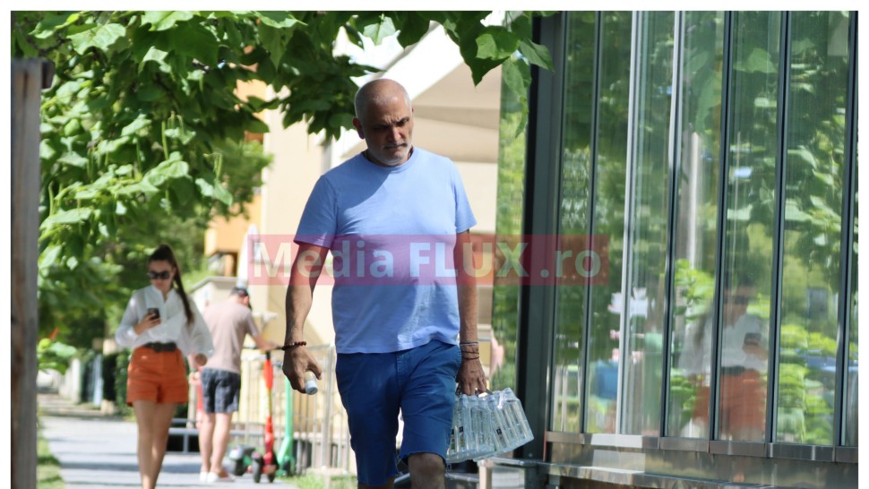 Damian Drăghici un adevărat cap de familie. Sfidează canicula în goană după sursele de hidratare ale familie | EXCLUSIV PAPARAZZI