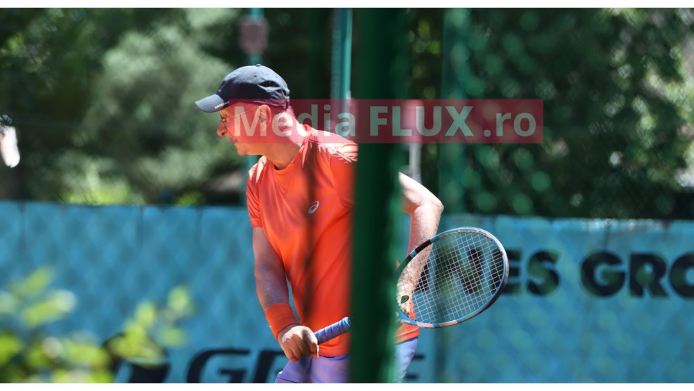 Horațiu Mălăele a ales să-și picteze ani buni din viața între tenis și actorie. Cum l-au fotografiat paparazzi Mediaflux.ro | EXCLUSIV