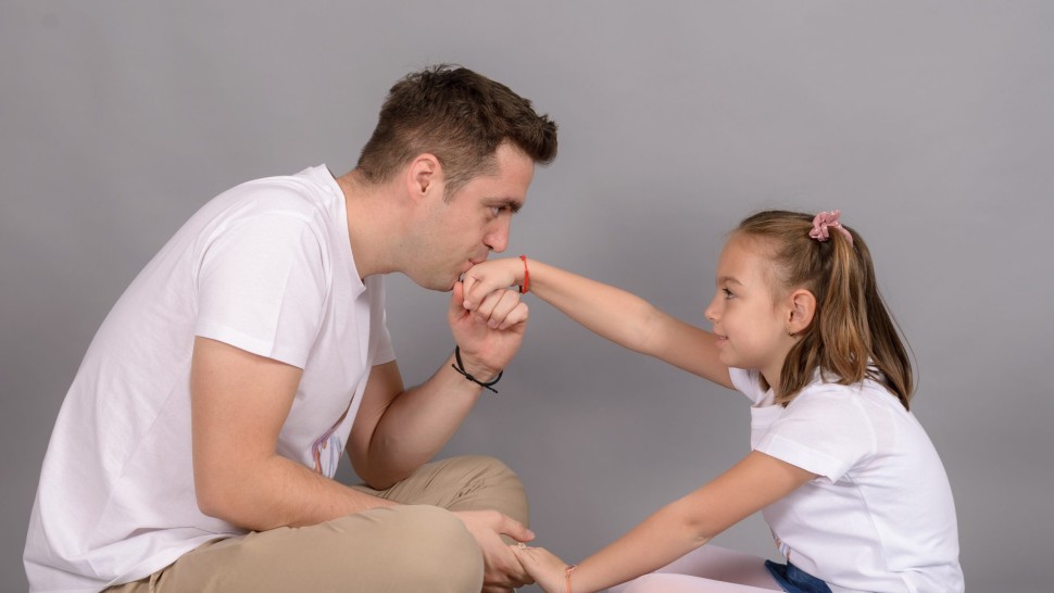 Tații influențează rezultatele la învățătură ale copiilor în școala primară. Rezultate uimitoare ale unui studiu