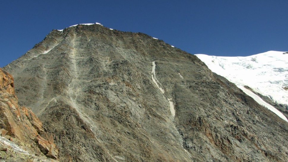 Cinci români au primit INTERZIS pe Mont Blanc. Din cauza lor se instituie o taxă de 15.000 de euro