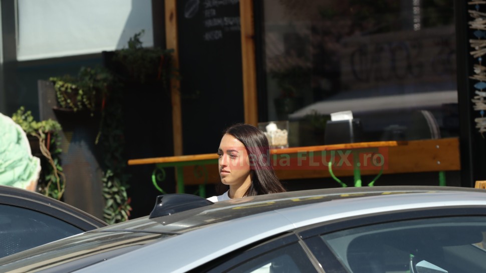 Larisa Iordache de la America Express între Dorobanți și Vitan cu bolidul de 100.000 de euro | IMAGINI PAPARAZZI
