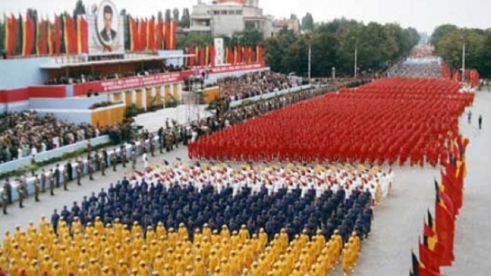 23 august cea mai mare sărbătoare din vremea comuniștilor. Ce erau obligați să facă zeci de mii de români