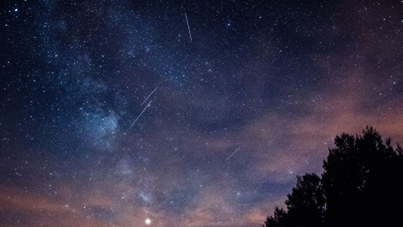 Mâine are loc cea mai spectaculoasă ploaie de meteoriți din an Perseidele 2022. Din ce zone se poate vedea cel mai bine