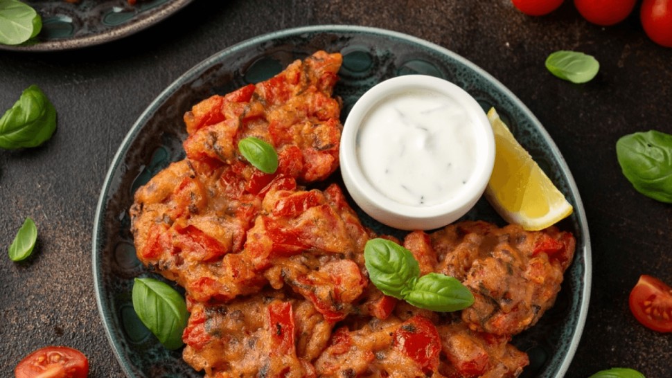 Rețetă chiftele de roșii cu brânză. Perfecte pentru masa de prânz și chiar cină