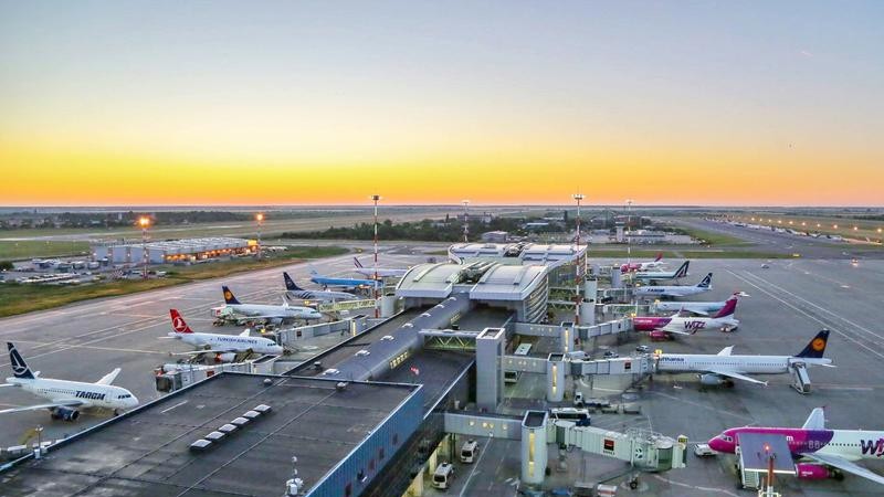 O nouă companie aeriană intră pe piața din România. Ce rute a lansat de pe Aeroportul Otopeni
