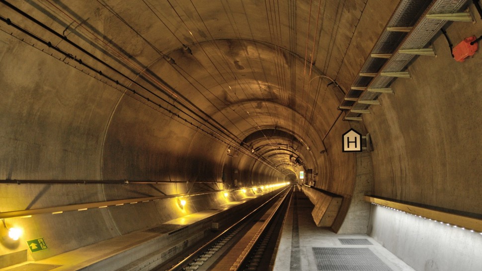 Top 5 cele mai lungi tuneluri din întreaga lume