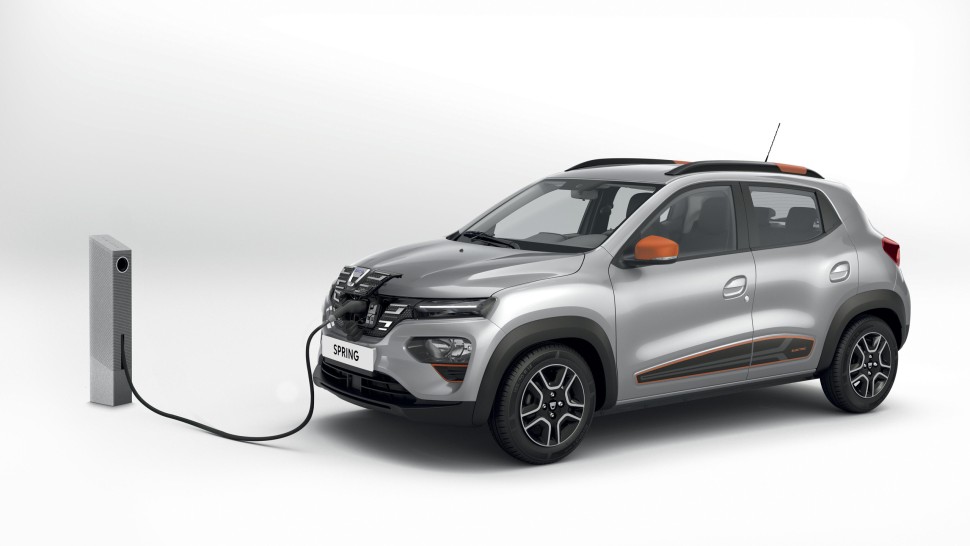 Preţuri uriașe pentru piesele de schimb la mașini electrice. O baterie de Dacia Spring se vinde la preţul unui Logan second-hand