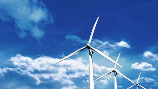 Preț nemaiîntâlnit de mic pe piața energiei din România. Ce se întâmplă cu turbinele eoliene când bate vântul foarte tare