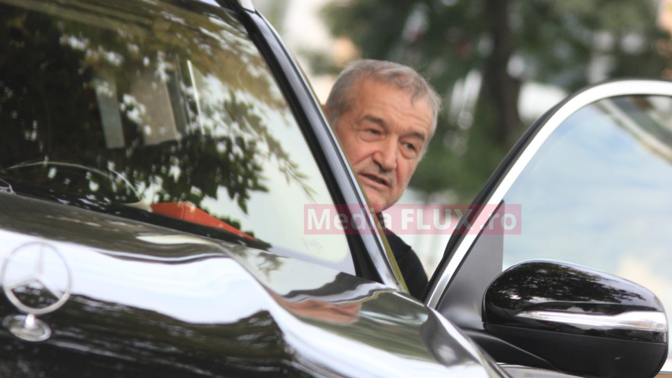 Gigi Becali implicat într-un nou accident rutier. Evenimentul a avut loc chiar în fața Bisericii pe care acesta o construiește în Pipera